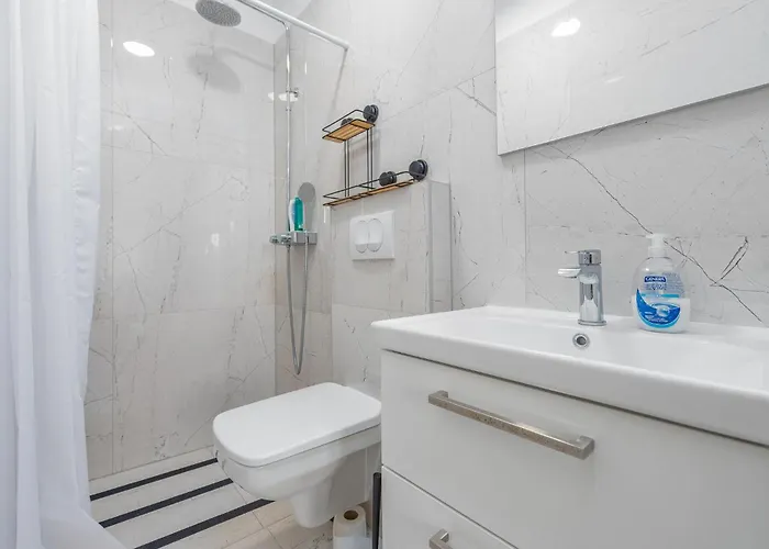 Apartment 2 Bedroom Beautiful In