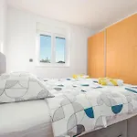 Appartement 2 Bedroom Beautiful In Zadar