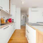 Appartement 2 Bedroom Beautiful In Zadar