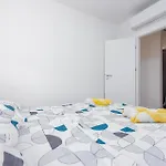 2 Bedroom Beautiful In Appartement *