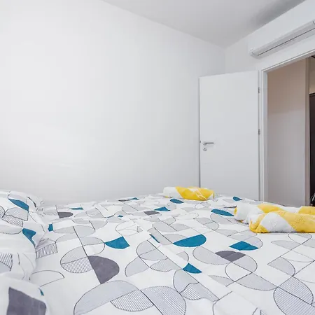 2 Bedroom Beautiful In 아파트 *