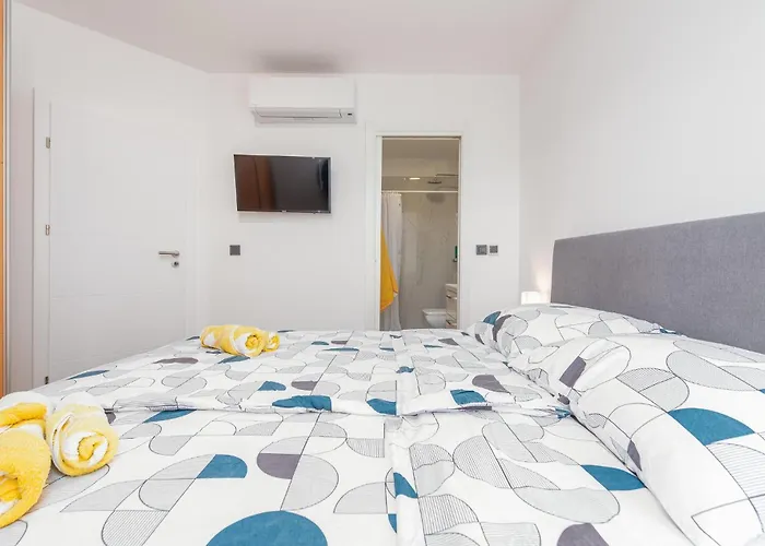 2 Bedroom Beautiful In *