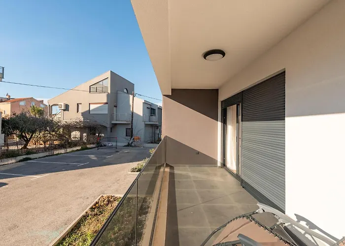 2 Bedroom Beautiful In Apartamento Zadar