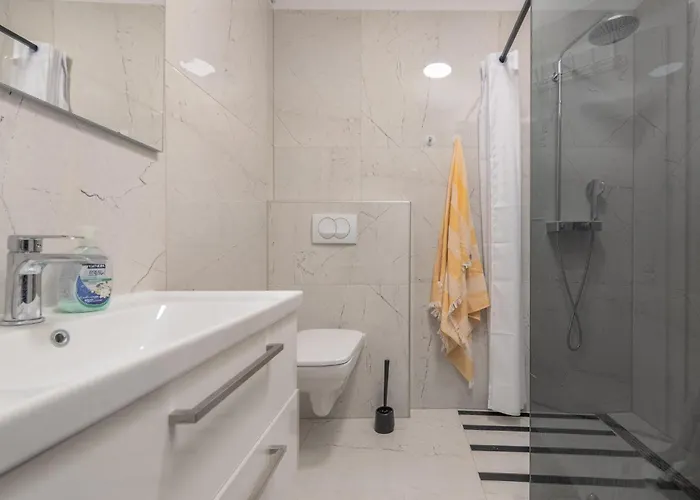 2 Bedroom Beautiful In *